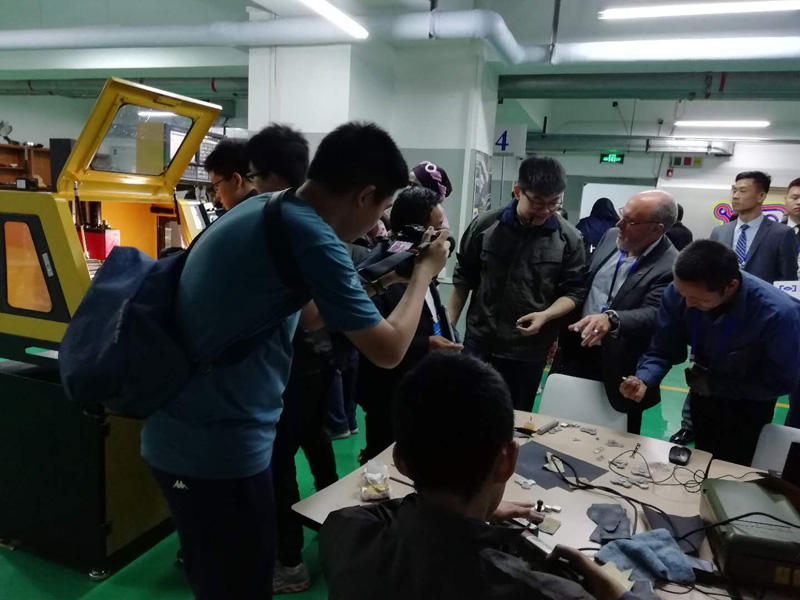 小型數(shù)控車(chē)床